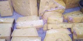 ضبط 8 أطنان من الأجبان الفاسدة في الخليل