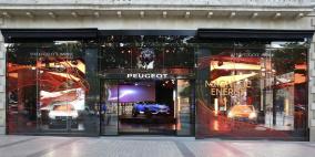 التنين حاضر في معرض بيجو في باريس