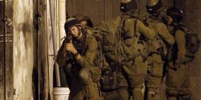 الاحتلال يشن حملة مداهمات واعتقالات في الخليل