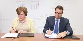 مؤسسة التعاون توقع مع بنك فلسطين ومع صندوق الحاج هاشم  للوقف الخيري اتفاقيتان بقيمة 5 ملايين دولار