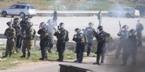 الاحتلال يعتدي على مسيرة قرب معتقل عوفر