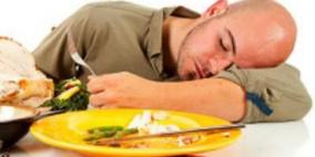 النوم بعد العشاء مباشرة يزيد من خطر الإصابة بالسكتة الدماغية