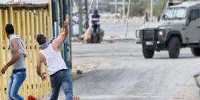 اصابة شاب بجروح والعشرات بالاختناق في مواجهات برام الله والخليل