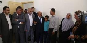 الحساينة يسلم 56 وحدة سكنية للمتضررين بتمويل سعودي