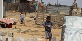 الاحتلال يخطر عائلتين بهدم مساكنها في يطا