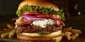 دراسة امريكية: البرغر يحتوي على سعرات حرارية أقل من السلطة