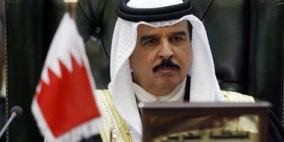 نجل ملك البحرين يقطع 42 كيلومترا سباحة دعمًا لمرضى السرطان