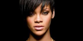 أغاني ريانا تتجاوز 100 مليون نسخة على الإنترنت