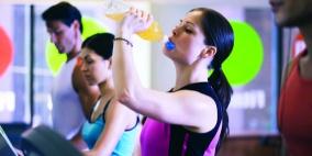 قنينة شراب تحاكي فعالية التمارين الرياضية