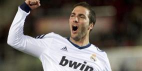 هيغوين.. من الحمل فوق الرؤوس.. إلى تعليق رأسه في "المشنقة"