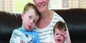 بريطانية تنجب طفلين من زوجها بعد وفاته بسنتين