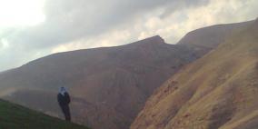 في مواجهة العاصفة.. بين المدينة والخيمة