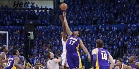 ليكرز يواجه خطر الخروج من البلاي أوف