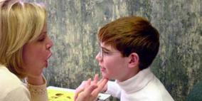 4 طرق لعلاج مشاكل اضطرابات الكلام لدى الأطفال