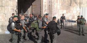 الاحتلال يبعد عددا من المقدسيين عن 'الأقصى'