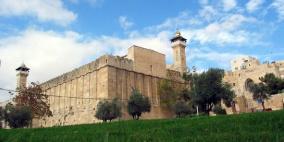 الخليل: مستوطنون يقتحمون منطقة الاسحاقية في الحرم الإبراهيمي