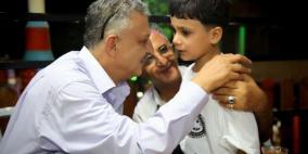 محافظ طولكرم عصام أبو بكر يشارك وفد نادي اطفال فلسطين بامسية ترفيهية