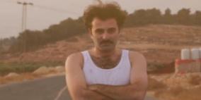 فيديو ..أردني يحتج على الغلاء بطريقة فان دام