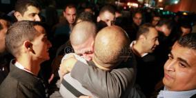 الاسير المحرر كراجه يروي لـ"راية" تفاصيل وداع رفاقه وفرحة الحرية