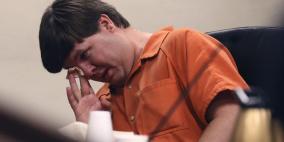 أب يواجه الإعدام بعد وفاة ابنه الذي نسيه في سيارته