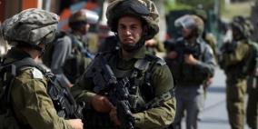 الاحتلال يفتش منازل في يطا جنوب الخليل