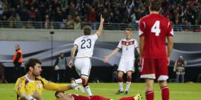 البديل كروزه يأخذ الألمان إلى "فرنسا 2016"