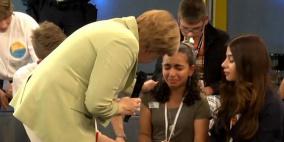 دموع طفلة فلسطينية تحرج ميركل