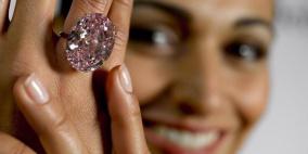 ماسة زهرية نادرة قيمتها 60 مليون دولار تعرض في مزاد