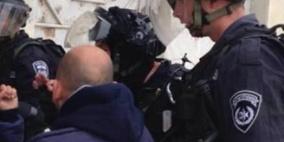 الاحتلال يعتقل 3 مقدسيين بعد مواجهات في الأقصى