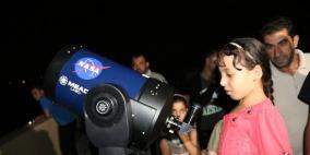 رصد فلكي بالتلسكوب الفضائي للقمر لأول مرة في غزة