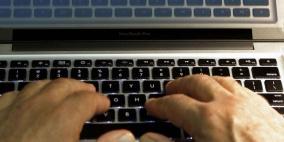 الطباعة بكلتا اليدين تجعل الكتابة أقل جودة