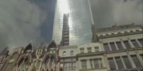 ناطحة سحاب بريطانية تذيب بزجاجها السيارات