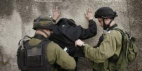 الاحتلال يعتقل شابا وفتى من الخليل
