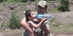 بالفيديو: العثور على طفل تاه من والديه في غابات تركيا بعد 6 أيام من اختفائه