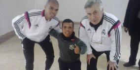 بالصور .. لاعبو ريال مدريد يرحبون بمغربي من الأشخاص ذوي الإعاقة