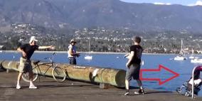 بالفيديو.. مليون مشاهد في أسبوع لعربة أطفال تسقط من رصيف بحري