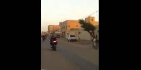 " فيديو" إن عشقت اعشق قمرا.. وإن صدمت اصدم سيارة شرطة