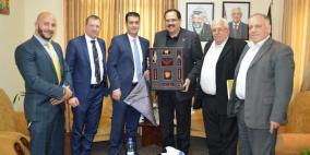 صيدم يبحث مع وفد من البنك الوطني سبل دعم القطاع  التعليمي