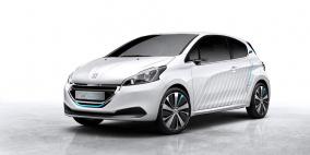 بيجو تستعرض تقنية 'الهابيرد' في سيارتها 208 الصغيرة