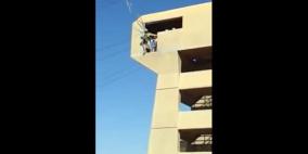 بالفيديو ..الجندي سمير في مثلث الأرض والسماء وسخرية الزملاء