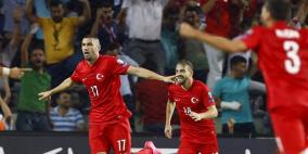 تركيا تهدد هولندا بالغياب عن "يورو 2016"