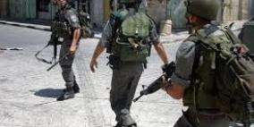 الاحتلال يقتحم مقر بلدية اذنا غرب الخليل ويصادر حاسوبا