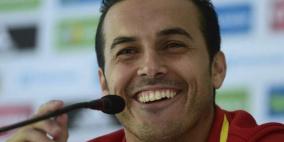 بيدرو يكشف عما دار بينه وبين رئيس برشلونة