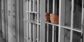 الاحتلال يحتجز الأسير منصور في ظروف قاسية في معتقل "المسكوبية"