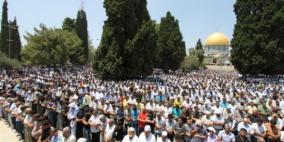 200 غزي يتوجهون لأداء الصلاة في المسجد الأقصى