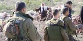 الاحتلال يداهم قرى مسافر يطا ويسلم اخطارات لهدم ابار مياه وخيم وغرف سكنية