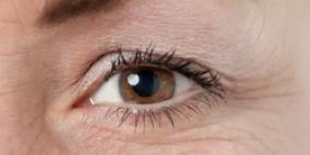 قولي وداعاً لتجاعيد العين مع هذه المكونات الطبيعية