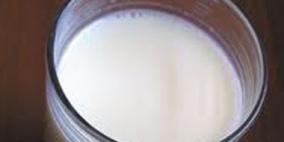 دراسة: الحليب خالي الدسم المقوي بالشاي الأخضر يقي من سرطان القولون