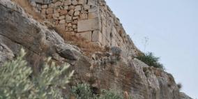 ثالوث "الدير" في محافظة سلفيت بين فكي مستوطنتي "بدوئيل" و "علي زهاف"