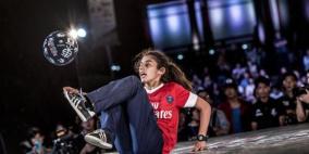 لاعبة جزائرية تُقارع "ميسي" و"رونالدو" بالمهارات